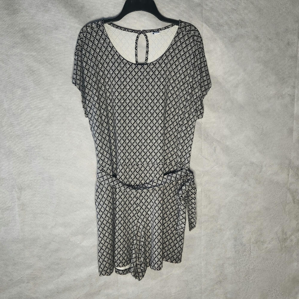 Old Navy Short Sleeve Black & White Romper Keyhole Back Opening Button Closure